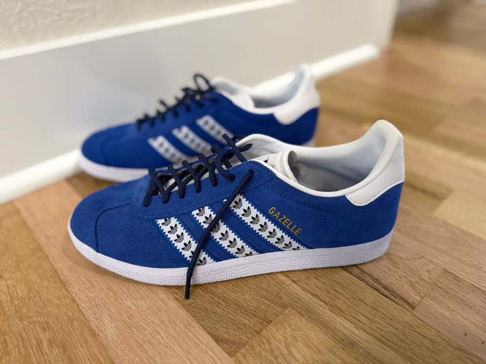 Adidas Gazelle Trefoil Stripe Blue White Sneakers FU9662 Men's Size 8